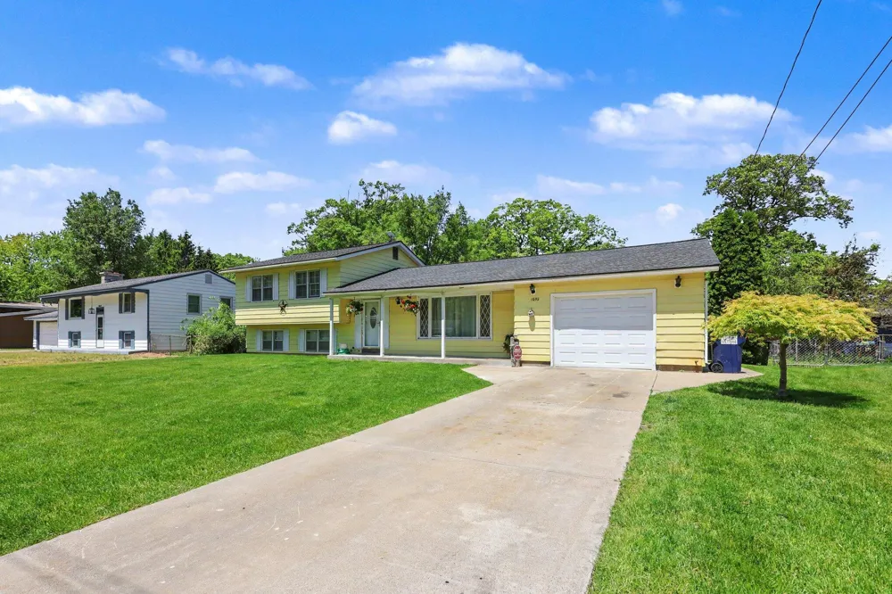 1852 Castle Avenue Norton Shores City, MI 49441