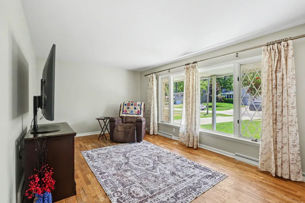 1852 Castle Avenue Norton Shores City, MI 49441