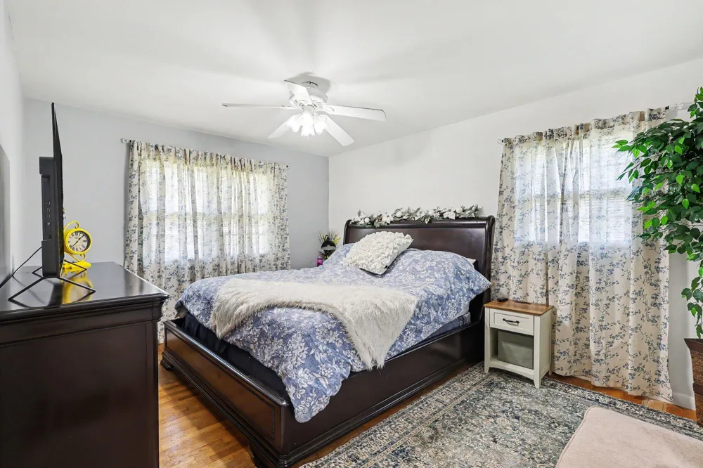 1852 Castle Avenue Norton Shores City, MI 49441