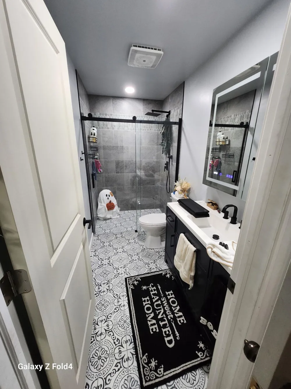 1852 Castle Avenue Norton Shores City, MI 49441