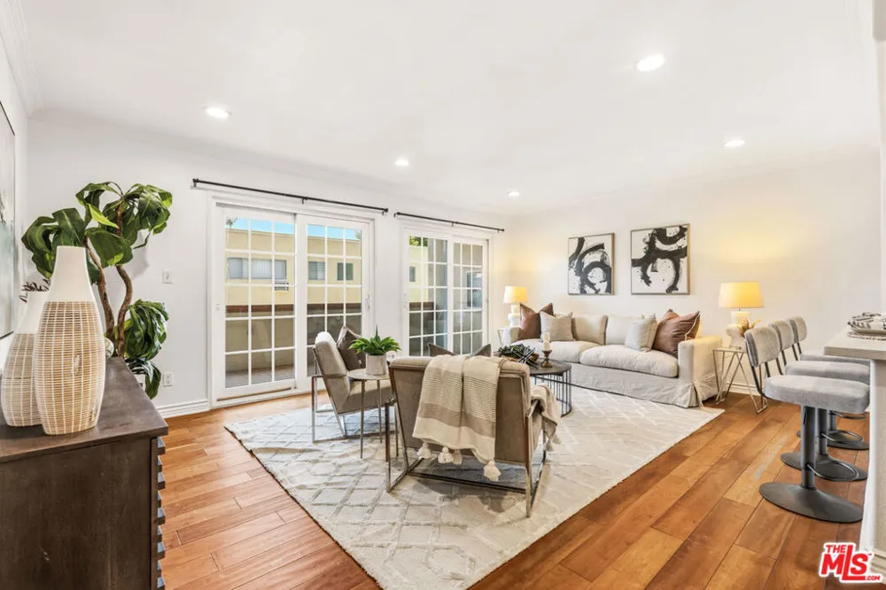 12500 Huston Street #104 Valley Village, CA 91607