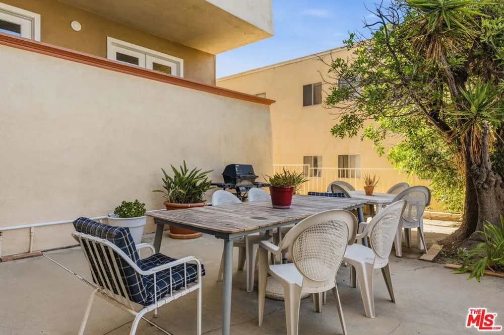 12500 Huston Street #104 Valley Village, CA 91607