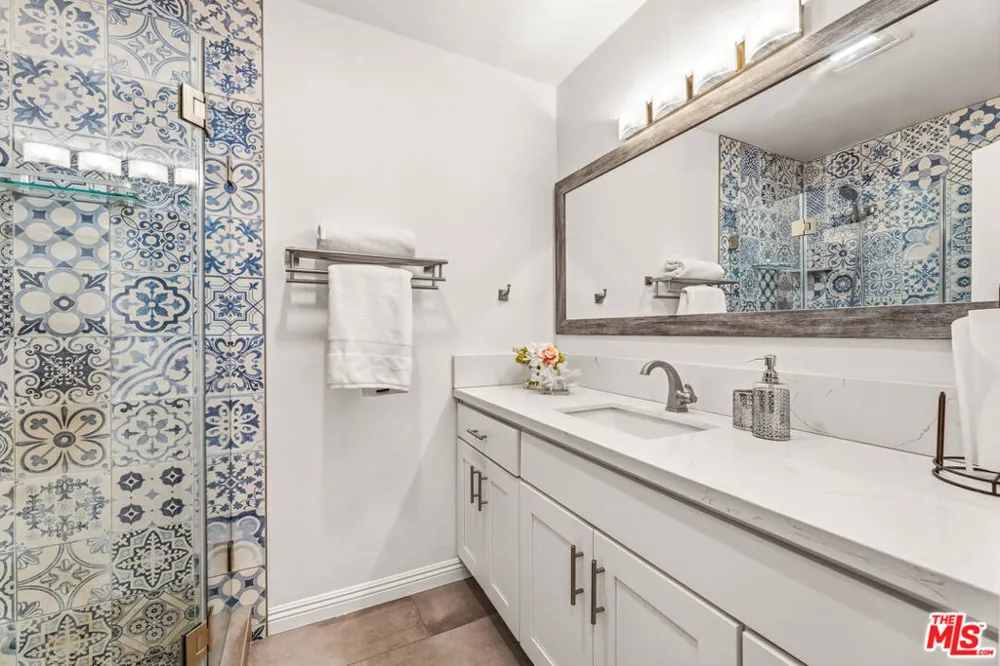 12500 Huston Street #104 Valley Village, CA 91607