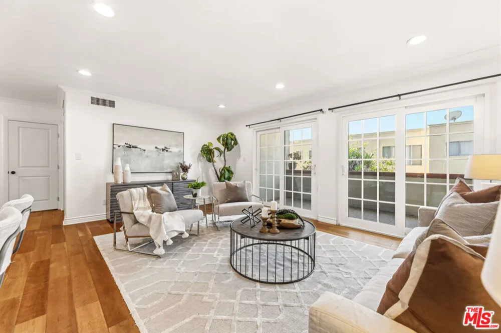 12500 Huston Street #104 Valley Village, CA 91607