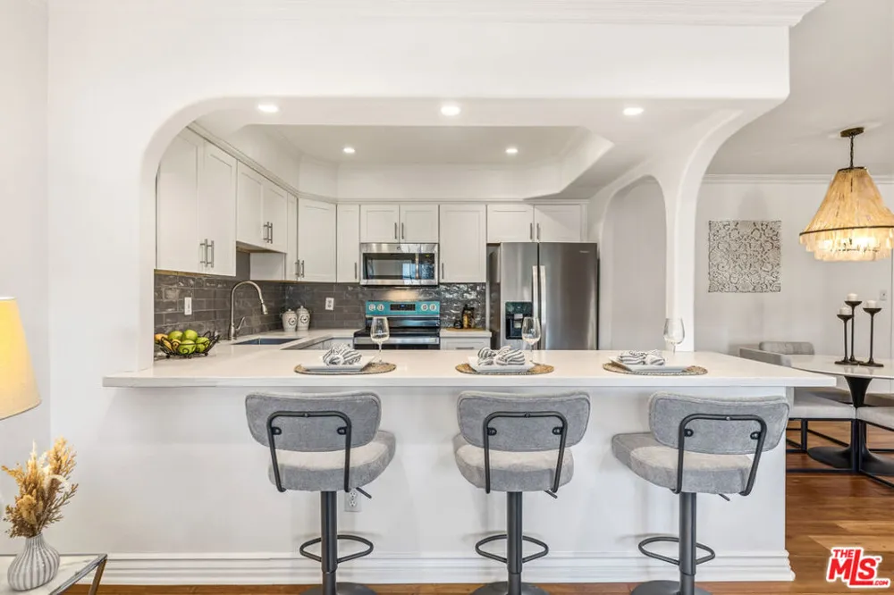 12500 Huston Street #104 Valley Village, CA 91607
