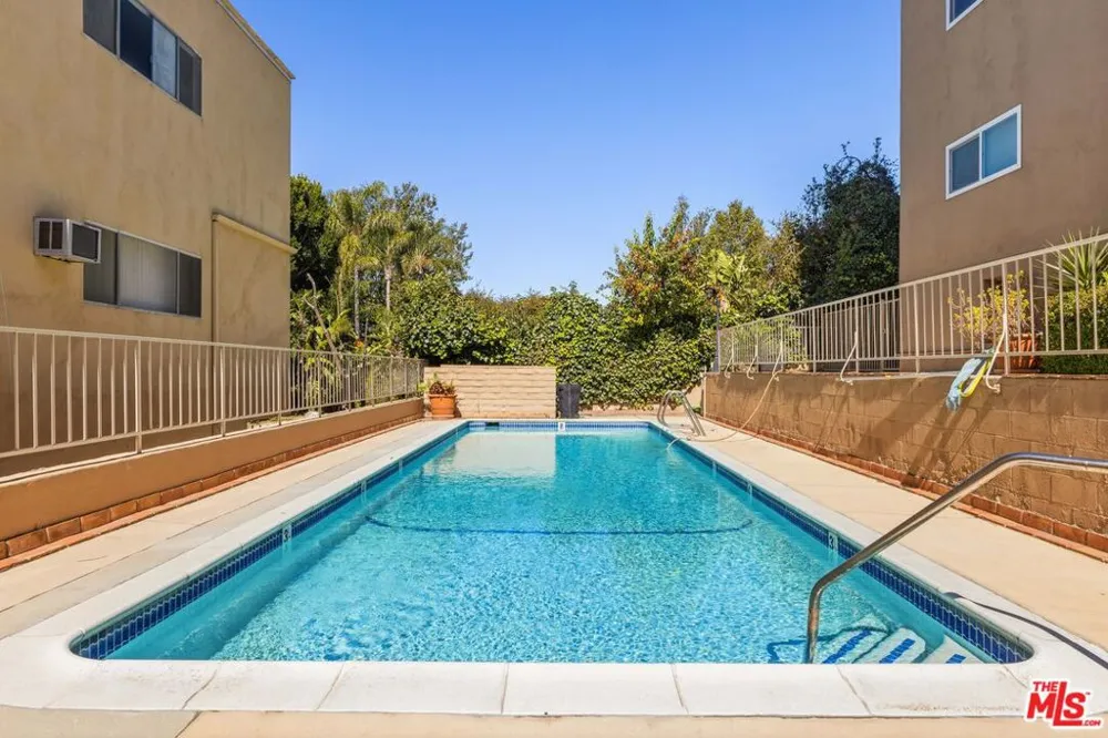 12500 Huston Street #104 Valley Village, CA 91607