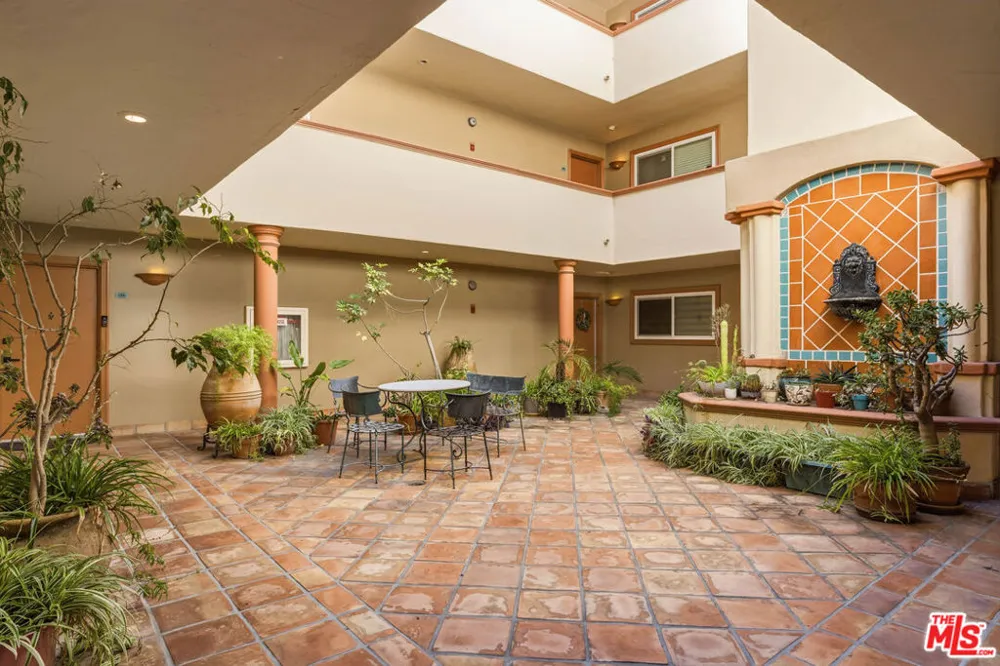 12500 Huston Street #104 Valley Village, CA 91607
