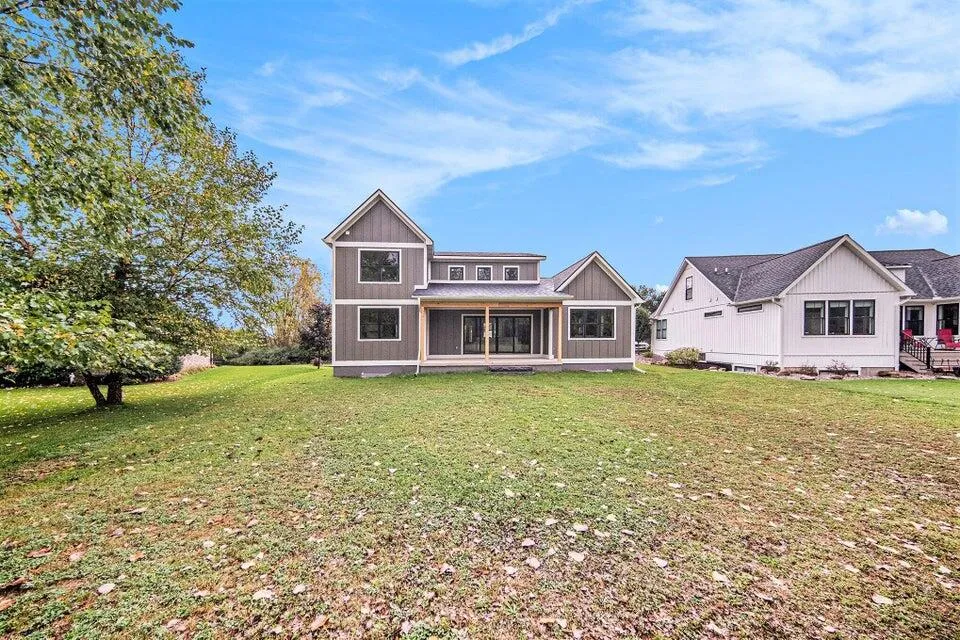 5182 Grande View Lane Jackson, MI 49201