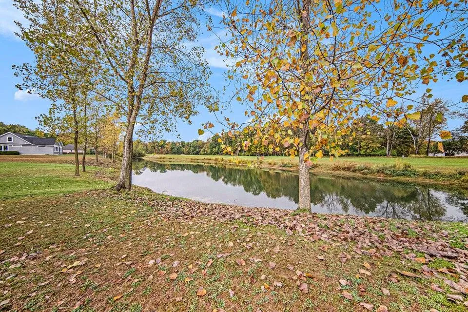 5182 Grande View Lane Jackson, MI 49201