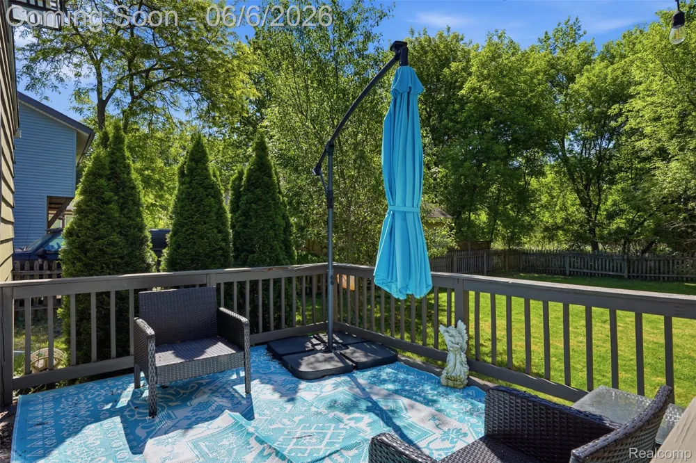425 W Caroline Street Fenton City, MI 48430