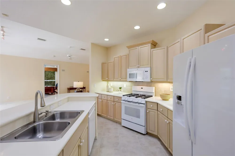 8005 WATERVIEW BOULEVARD Lakewood Ranch, FL 34202