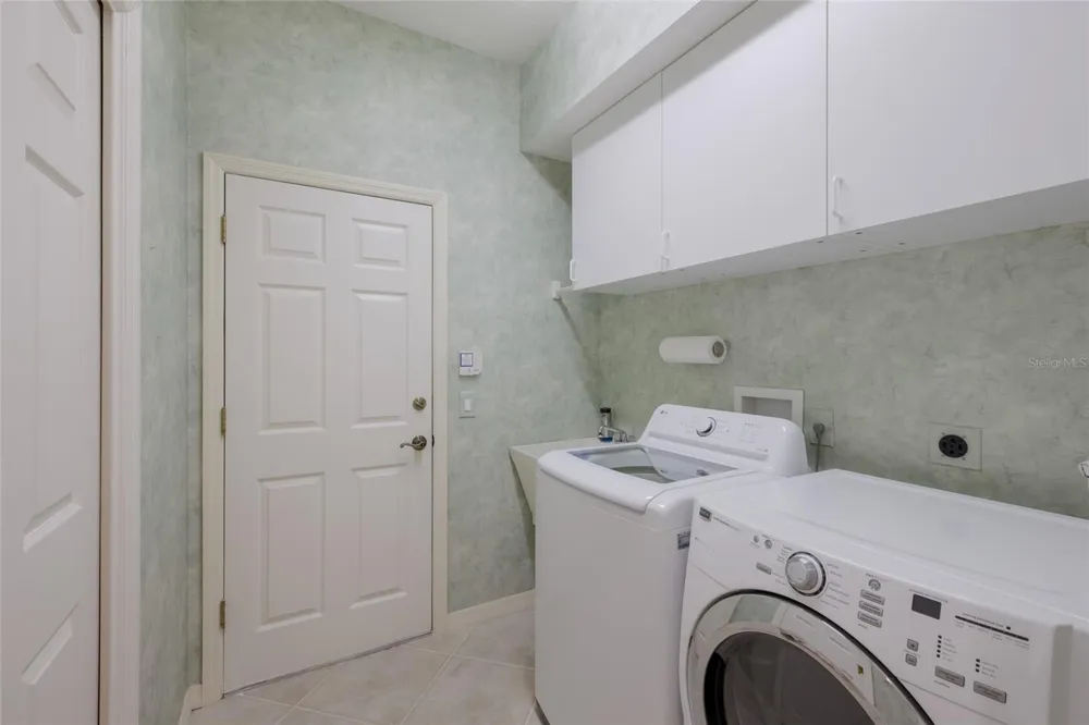 8005 WATERVIEW BOULEVARD Lakewood Ranch, FL 34202