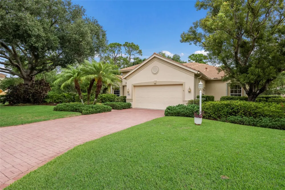 8005 WATERVIEW BOULEVARD Lakewood Ranch, FL 34202