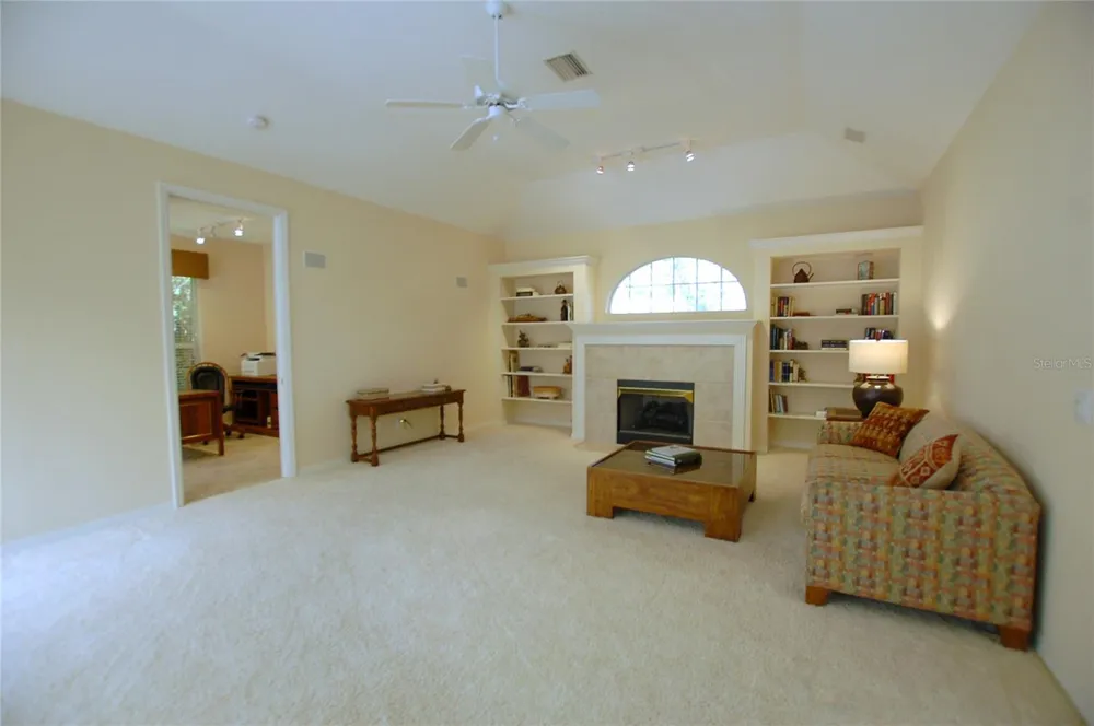 8005 WATERVIEW BOULEVARD Lakewood Ranch, FL 34202