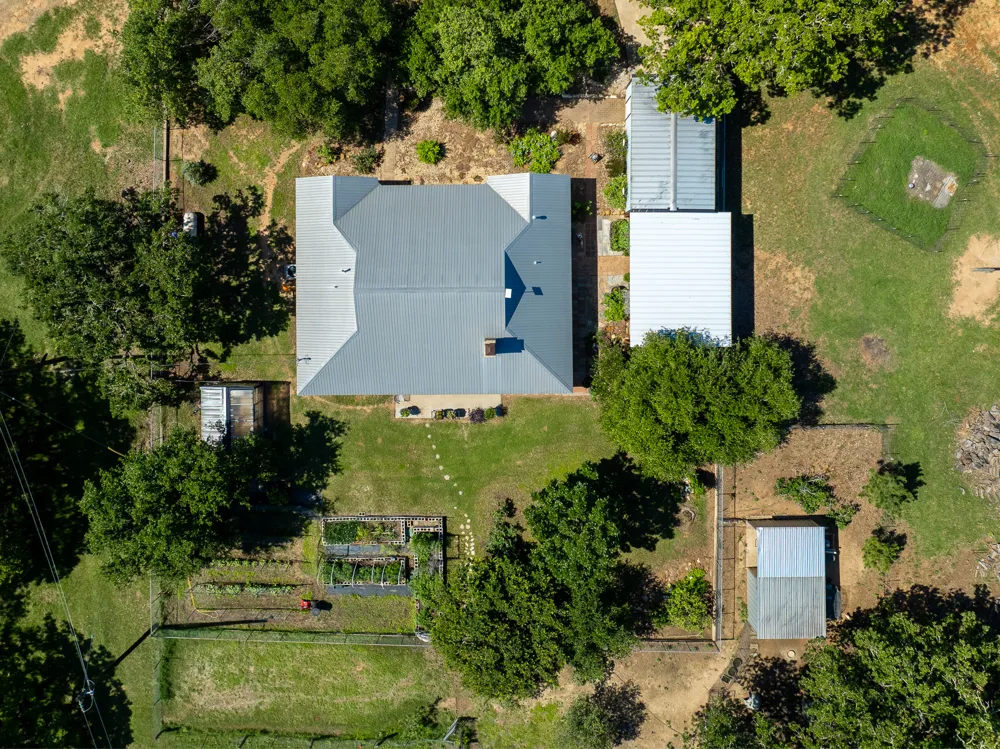 400 619 Spur Elgin, TX 78621