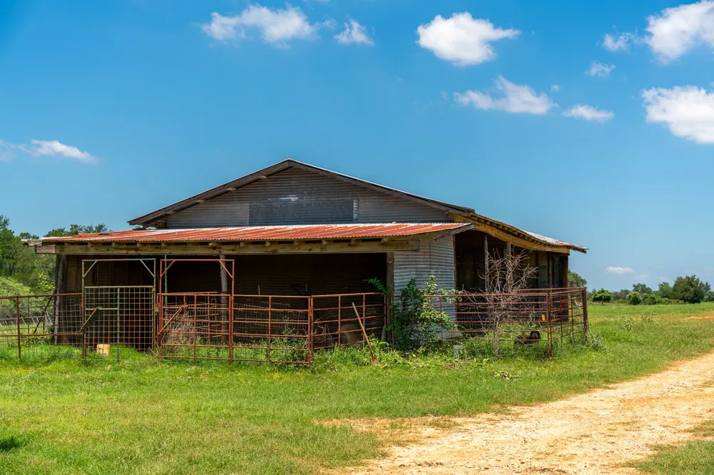 400 619 Spur Elgin, TX 78621