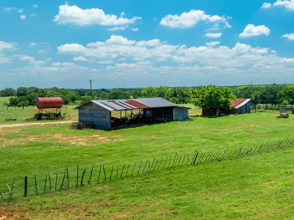 400 619 Spur Elgin, TX 78621