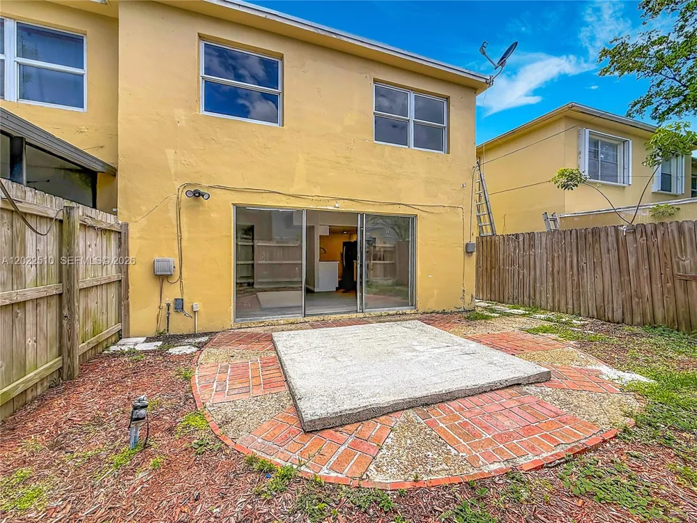 3702 SW 60th Ter #31 Davie, FL 33314
