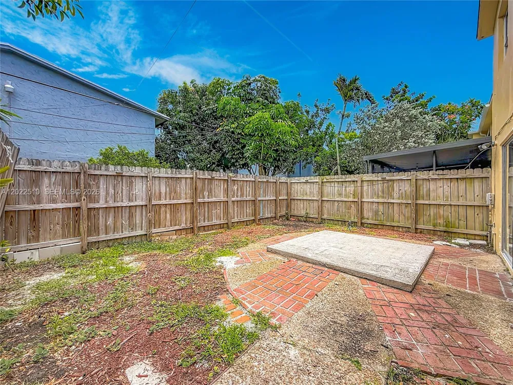 3702 SW 60th Ter #31 Davie, FL 33314