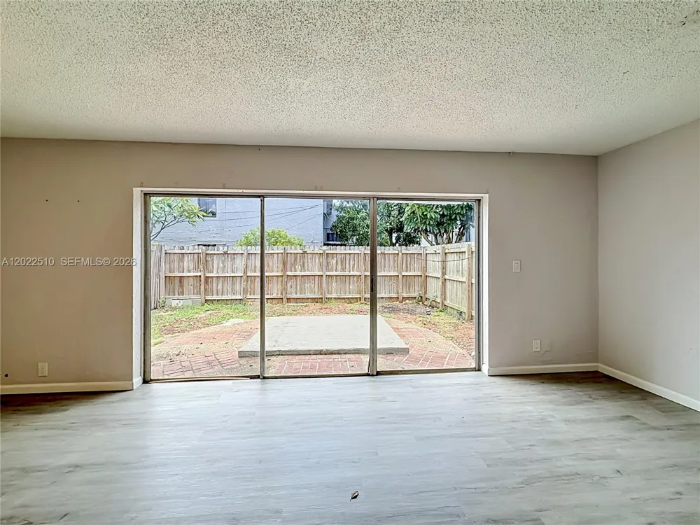 3702 SW 60th Ter #31 Davie, FL 33314