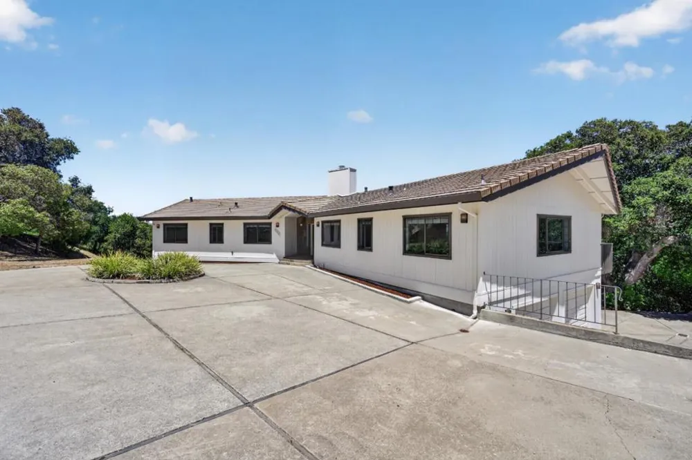 25955 Colt Lane Carmel Valley, CA 93924