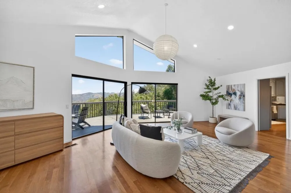 25955 Colt Lane Carmel Valley, CA 93924