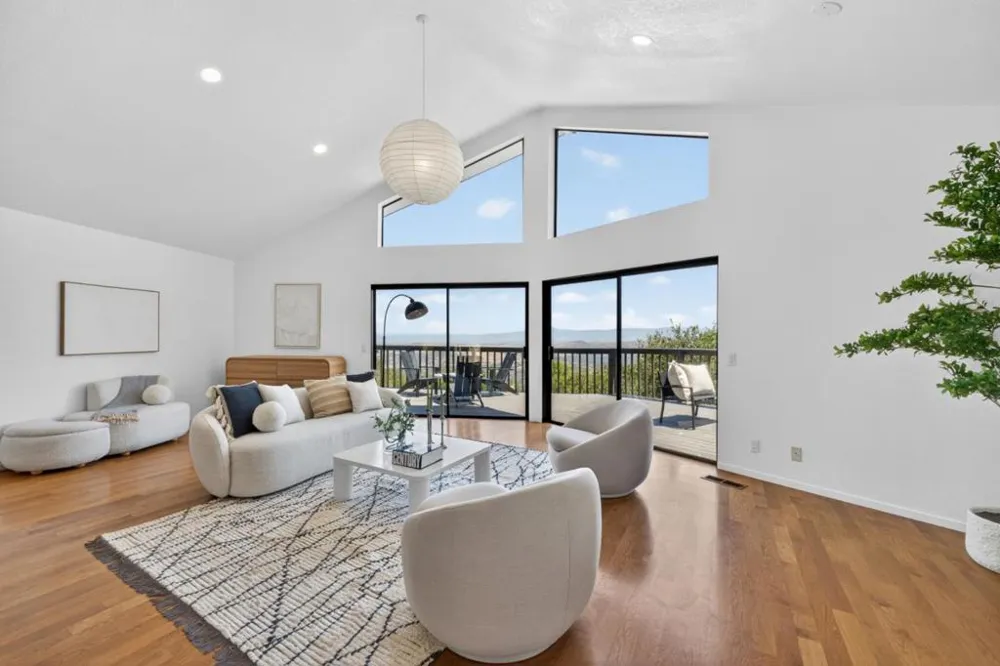 25955 Colt Lane Carmel Valley, CA 93924