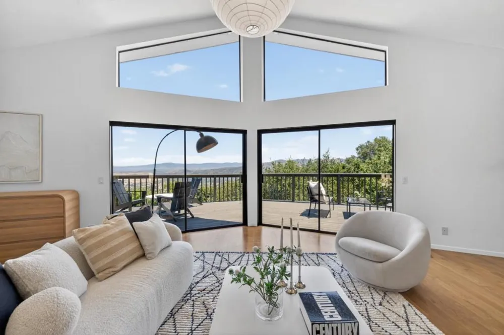 25955 Colt Lane Carmel Valley, CA 93924