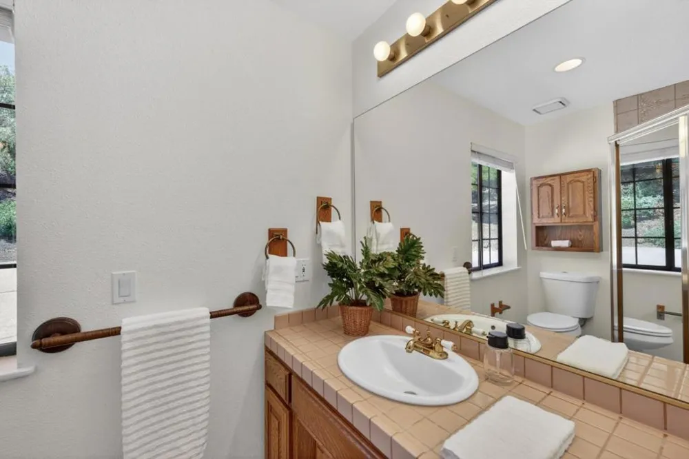25955 Colt Lane Carmel Valley, CA 93924