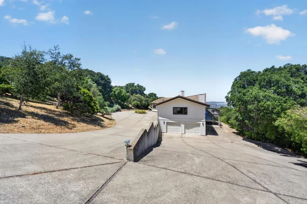 25955 Colt Lane Carmel Valley, CA 93924