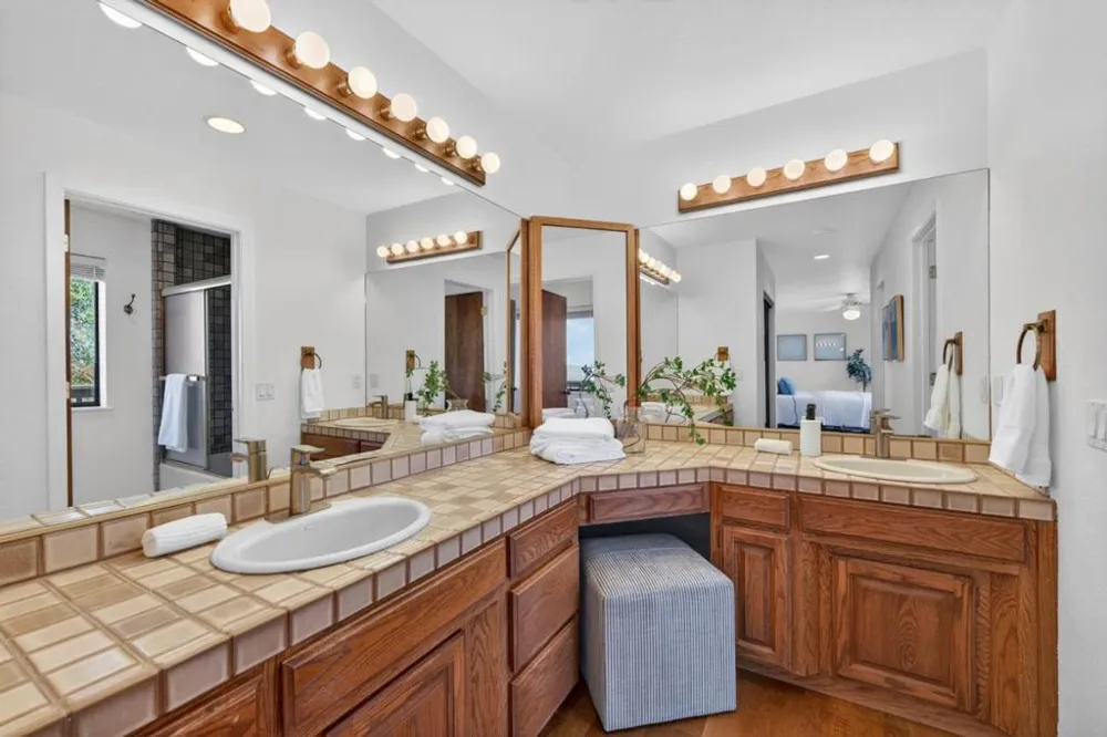 25955 Colt Lane Carmel Valley, CA 93924