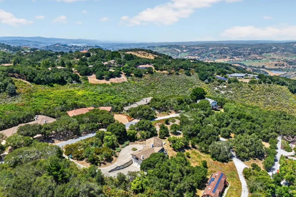 25955 Colt Lane Carmel Valley, CA 93924