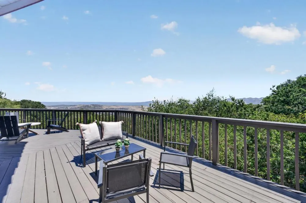 25955 Colt Lane Carmel Valley, CA 93924