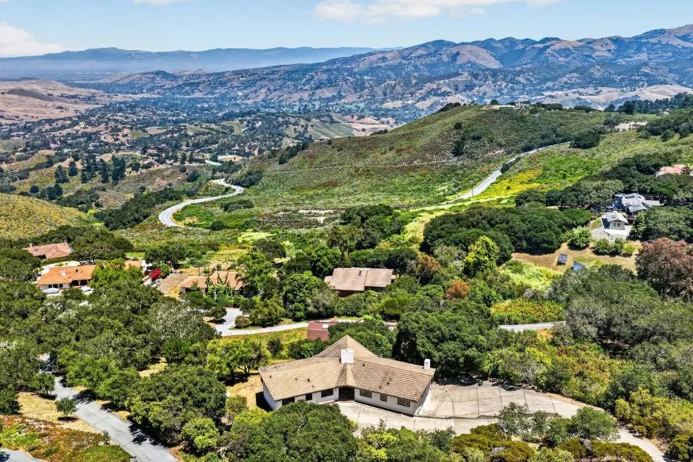 25955 Colt Lane Carmel Valley, CA 93924