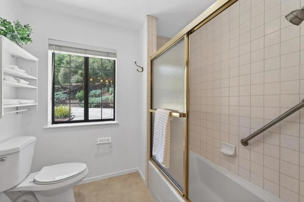 25955 Colt Lane Carmel Valley, CA 93924