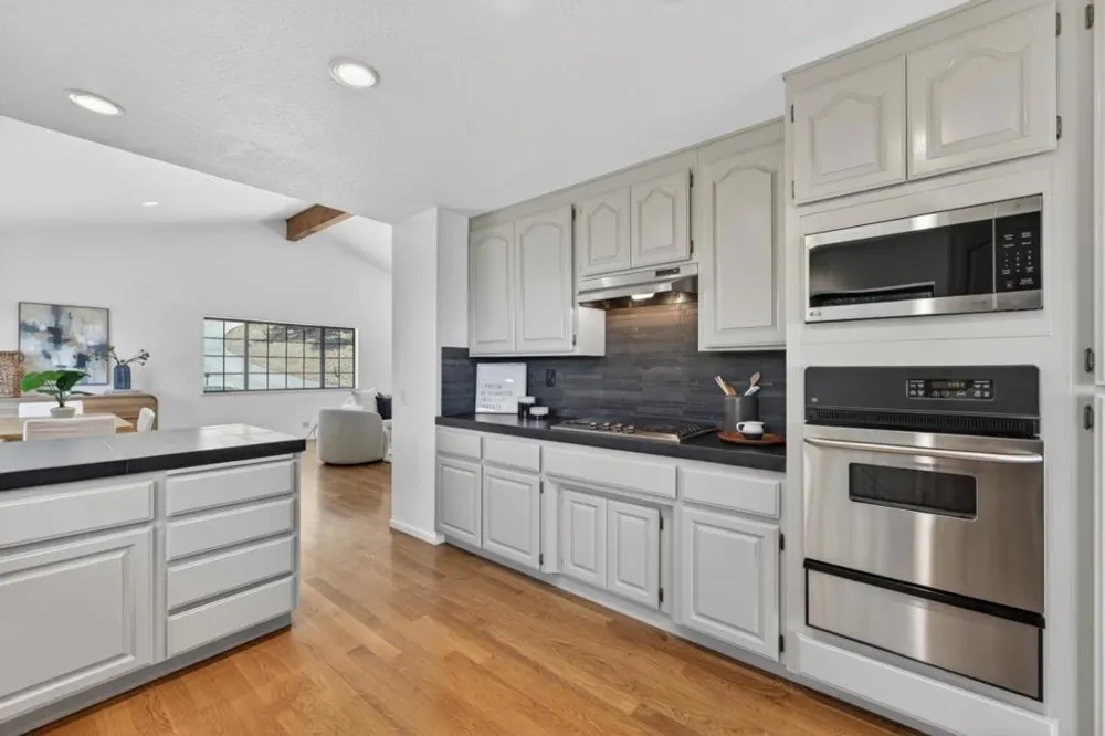 25955 Colt Lane Carmel Valley, CA 93924