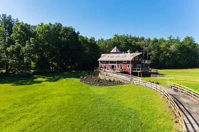 5 Downer Lane Woodstock, NY 12498