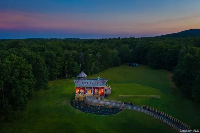 5 Downer Lane Woodstock, NY 12498