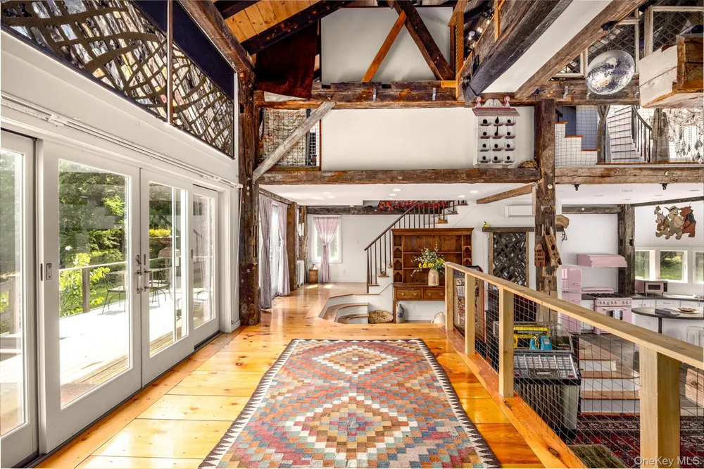5 Downer Lane Woodstock, NY 12498