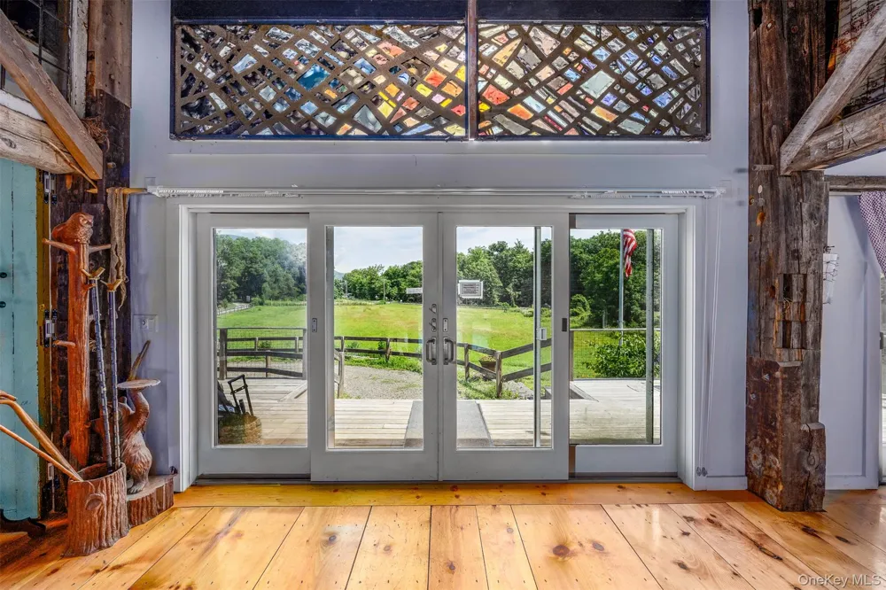 5 Downer Lane Woodstock, NY 12498