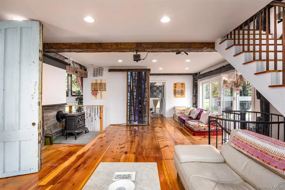 5 Downer Lane Woodstock, NY 12498