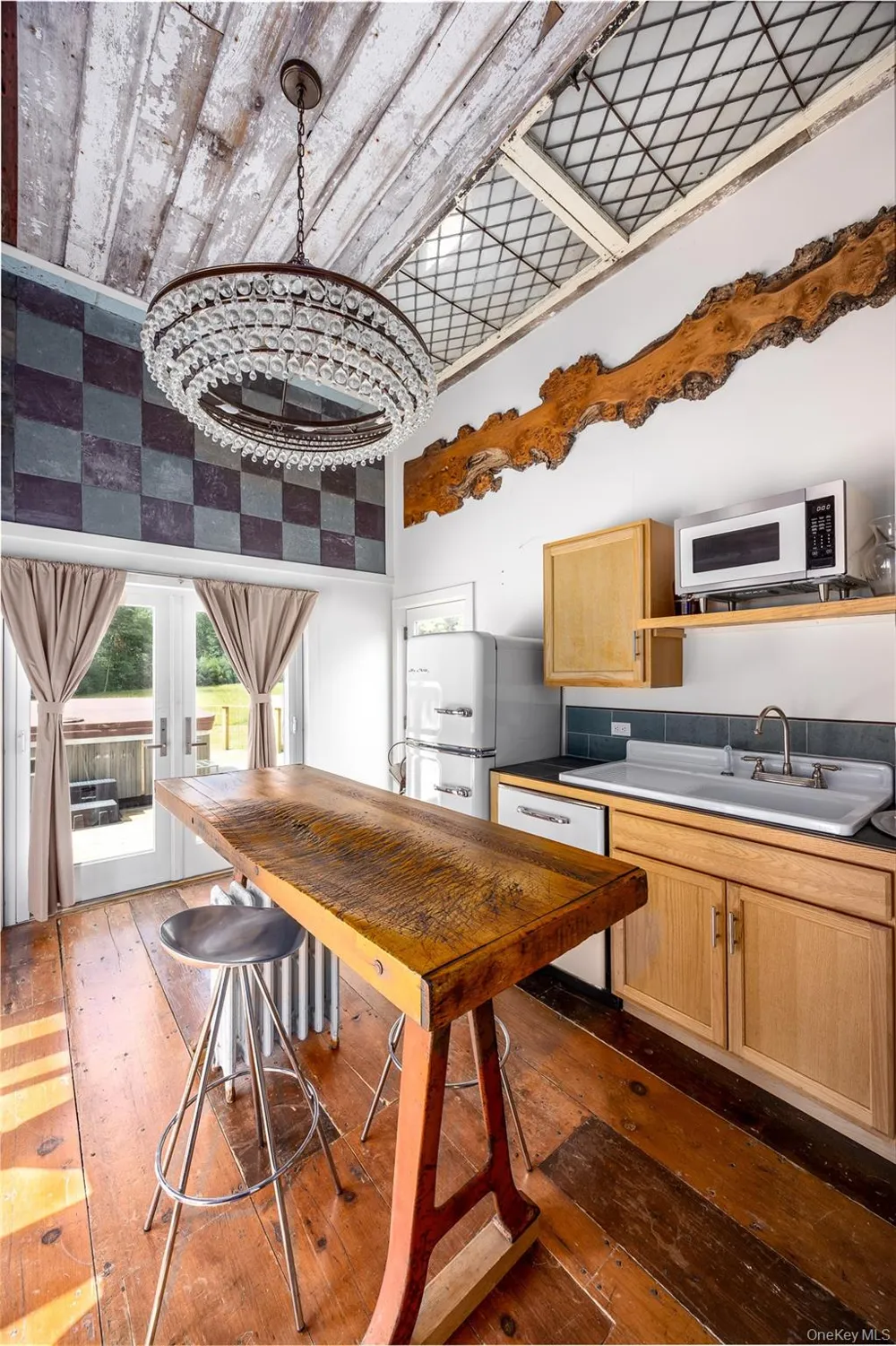 5 Downer Lane Woodstock, NY 12498