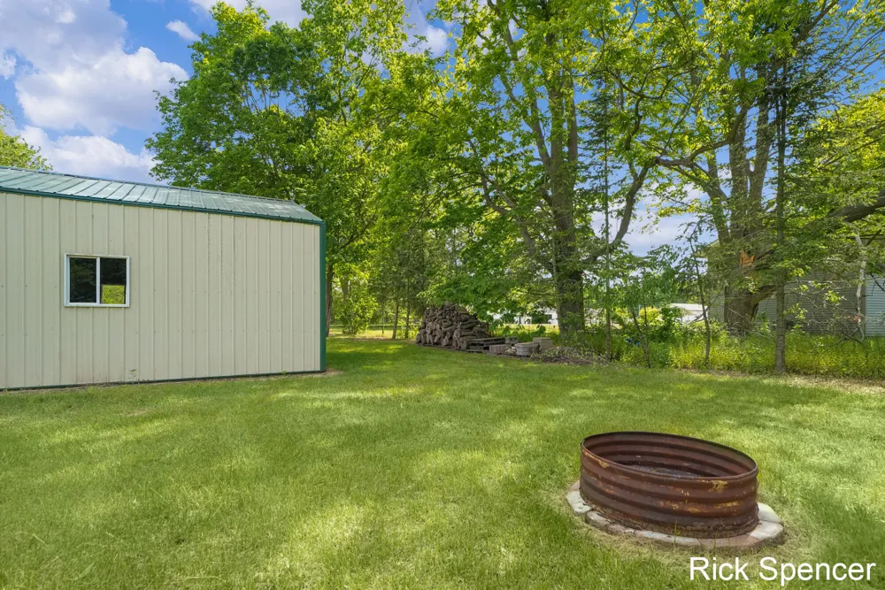 3321 Babylon Road Allegan Township, MI 49010