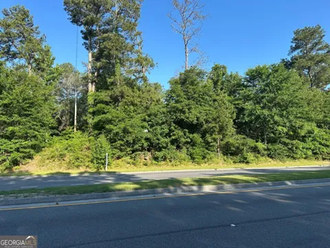 5202 Ernest Barrett PKWY