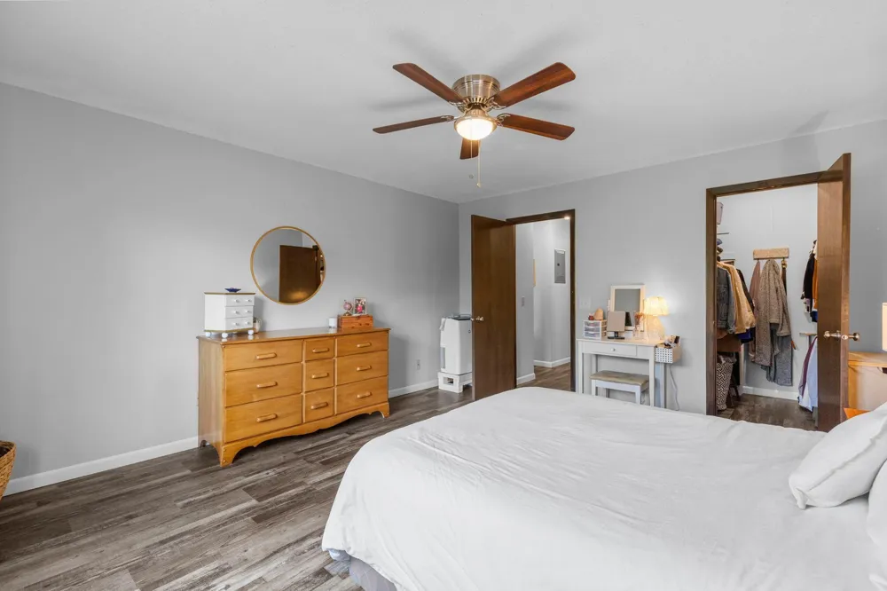 1304 W Medicine Lake Drive #308 Plymouth, MN 55441
