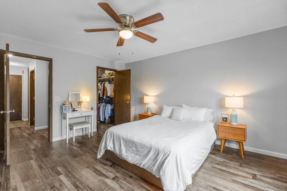1304 W Medicine Lake Drive #308 Plymouth, MN 55441