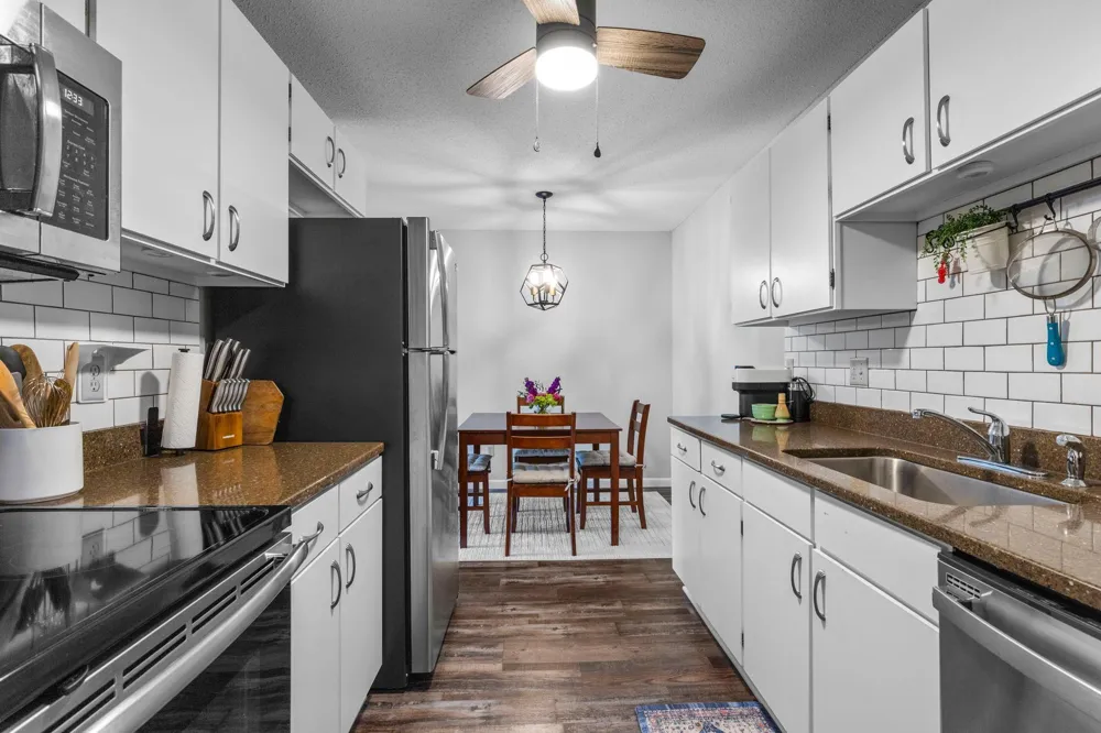 1304 W Medicine Lake Drive #308 Plymouth, MN 55441