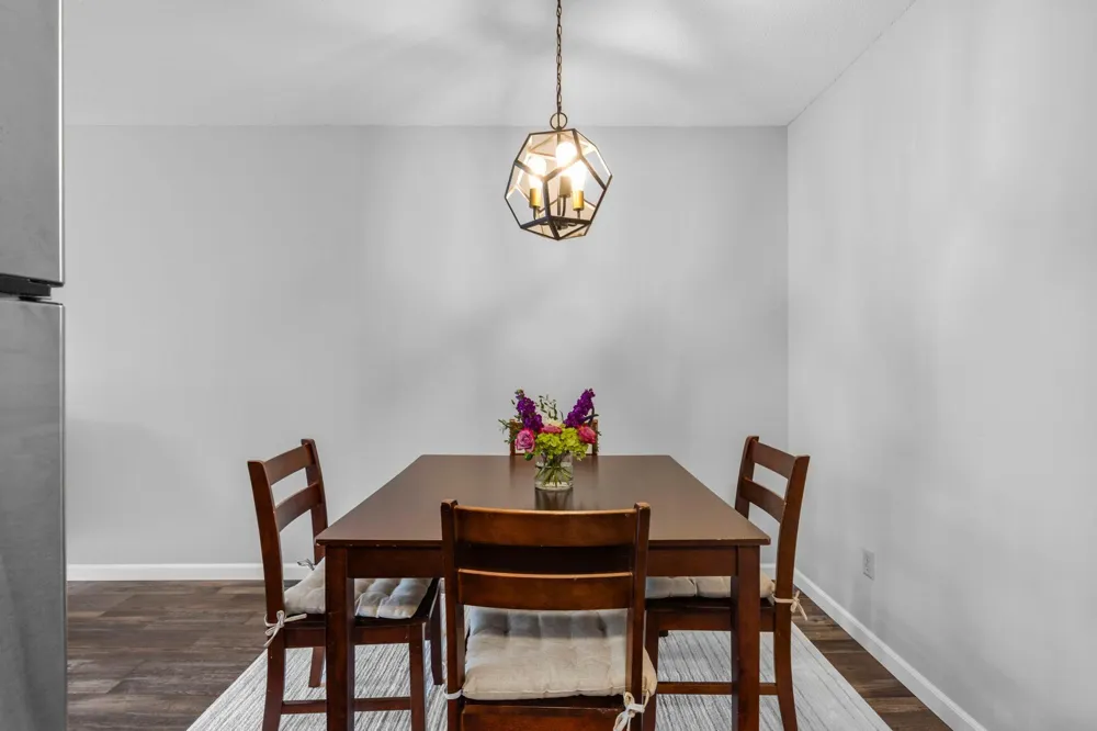 1304 W Medicine Lake Drive #308 Plymouth, MN 55441