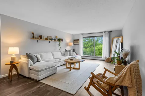1304 W Medicine Lake Drive #308