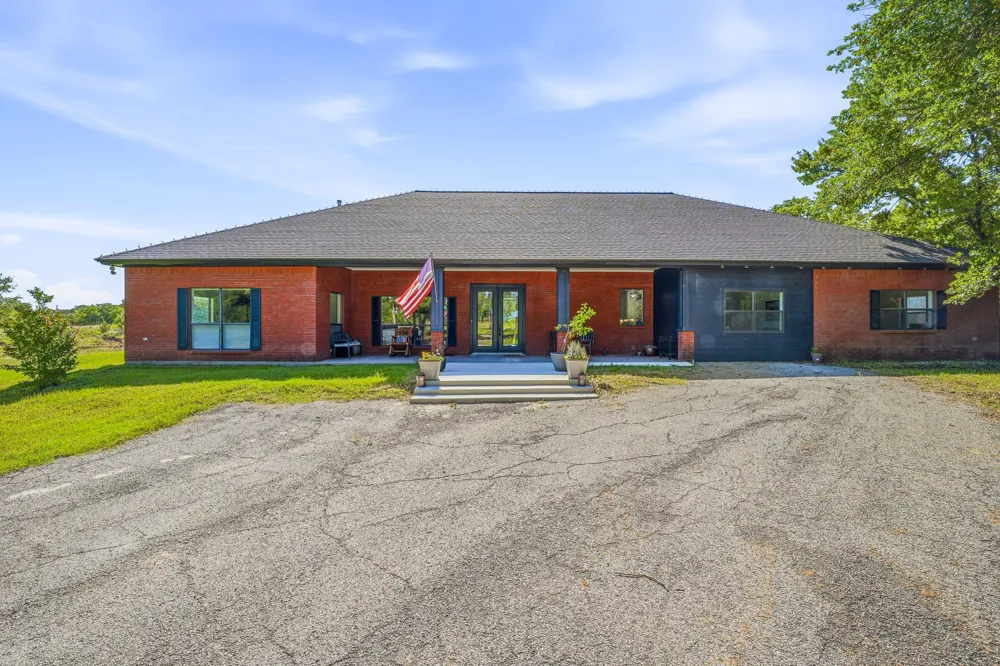 1015 County Road 134 Stephenville, TX 76401